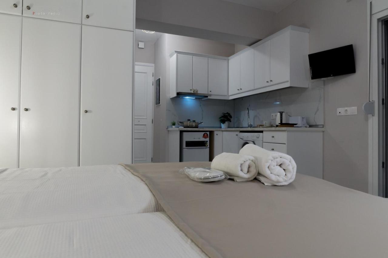 Sunset Brand New Luxury Apt With Pool & Sea View Karpathos Esterno foto