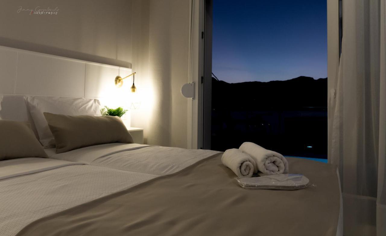 Sunset Brand New Luxury Apt With Pool & Sea View Karpathos Esterno foto