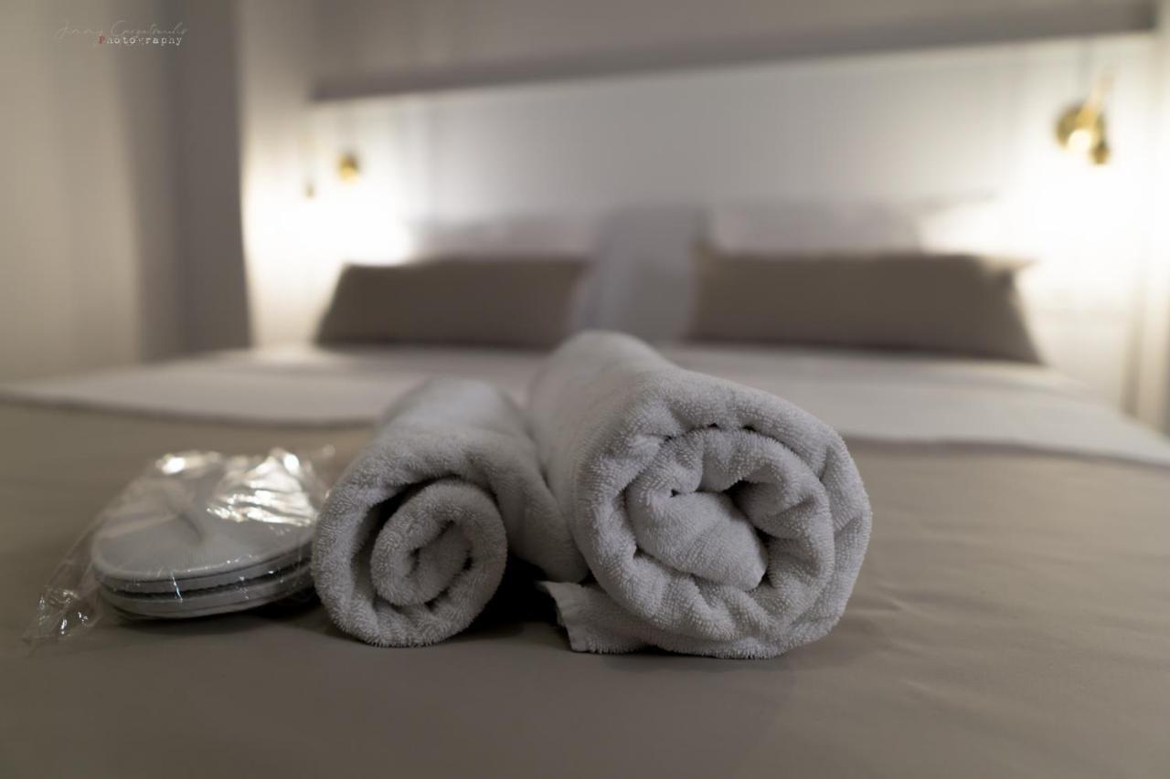 Sunset Brand New Luxury Apt With Pool & Sea View Karpathos Esterno foto