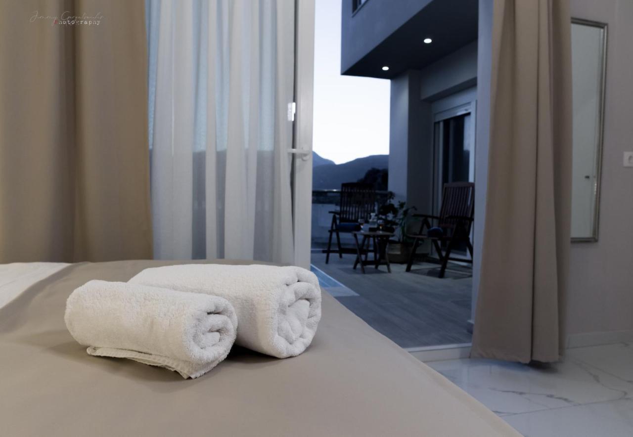 Sunset Brand New Luxury Apt With Pool & Sea View Karpathos Esterno foto